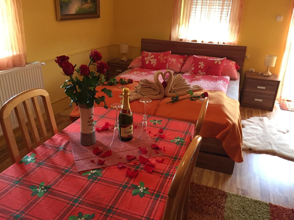 Huerkecz Apartmanhaz Hévíz Exteriör bild