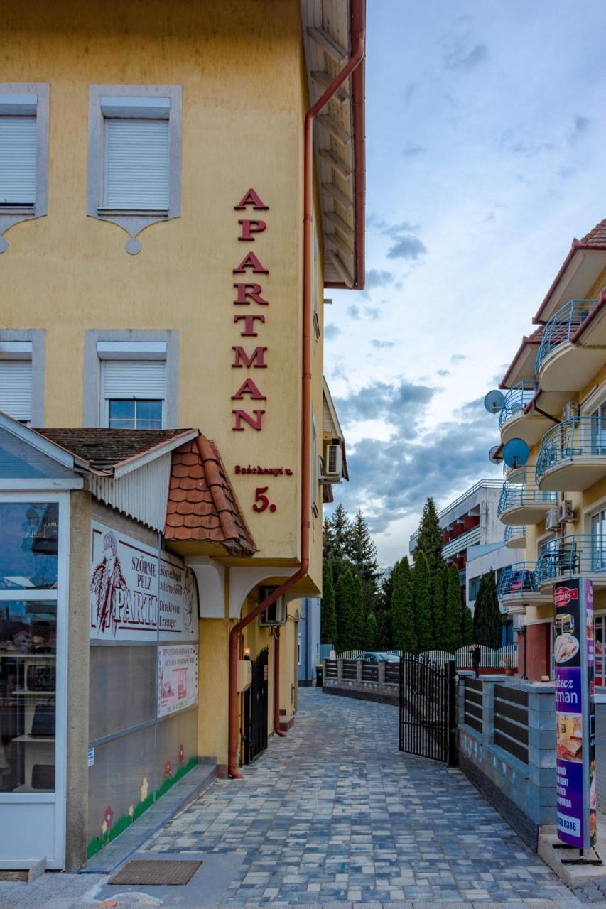 Huerkecz Apartmanhaz Hévíz Exteriör bild